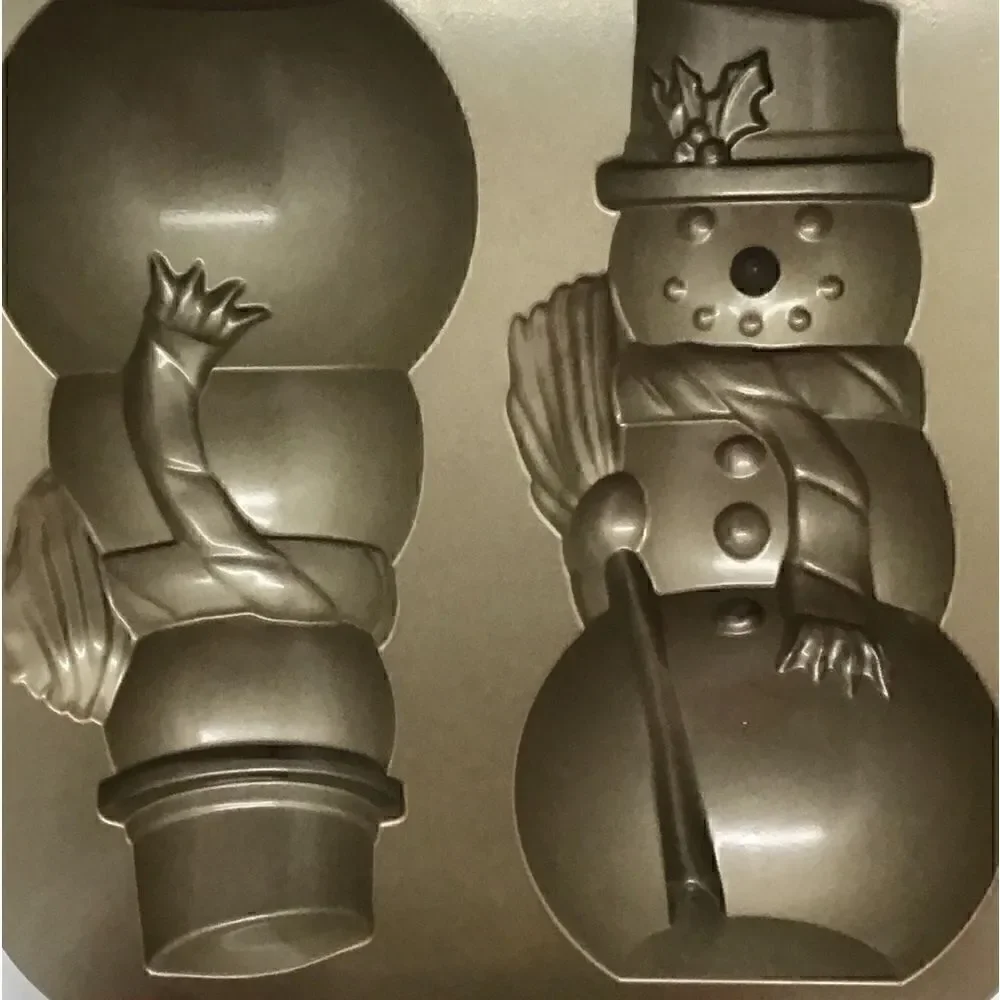 Williams Sonoma Nordic Ware Snowman Cake Pan